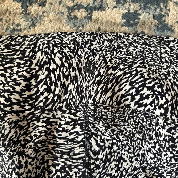 Lululemon InStill High-Rise Tight 25" - Picture 6 of 6